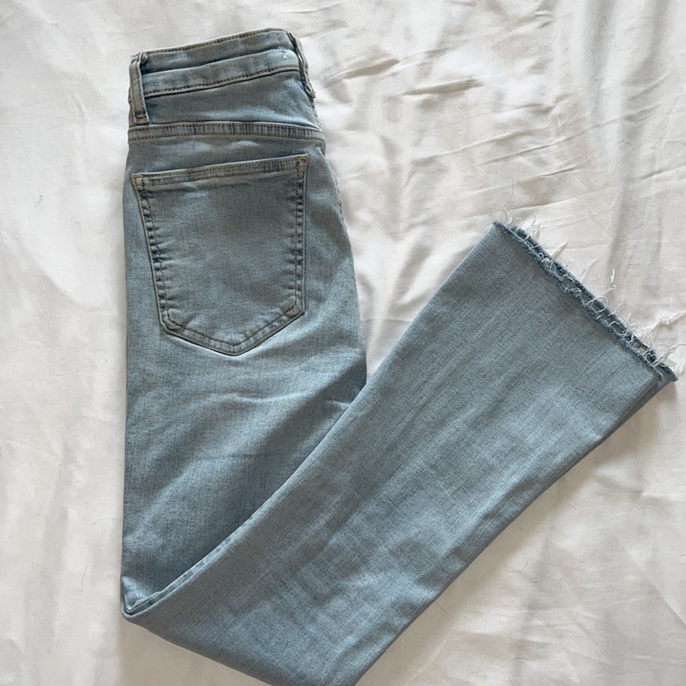 ZARA FLARED CROPPED JEANS
